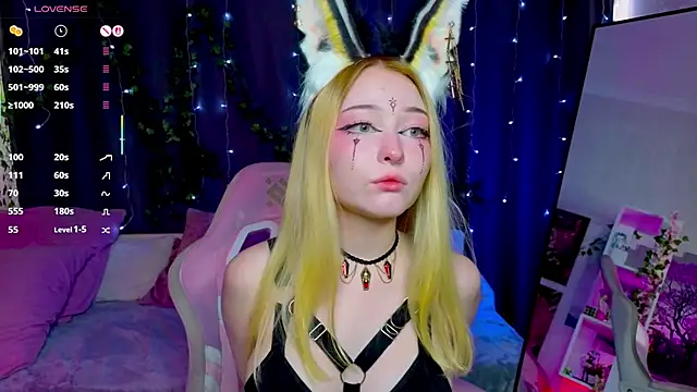 ElswythCovil online show from 09-17-25, 04:03