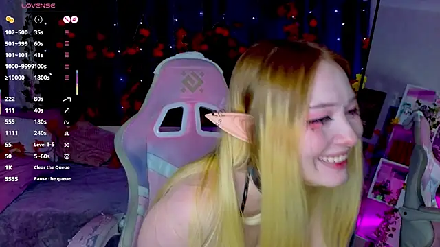 ElswythCovil online show from 11-15-25, 04:05