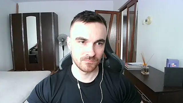 Snapshot of mu5clemania2 chatting on 05-20-26, 12:46 mu5clemania2 online show from 05-20-26, 12:46