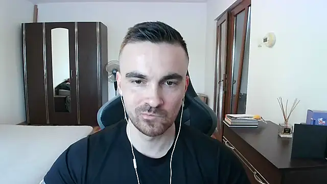 Snapshot of mu5clemania2 chatting on 04-30-26, 03:52 mu5clemania2 online show from 04-30-26, 03:52