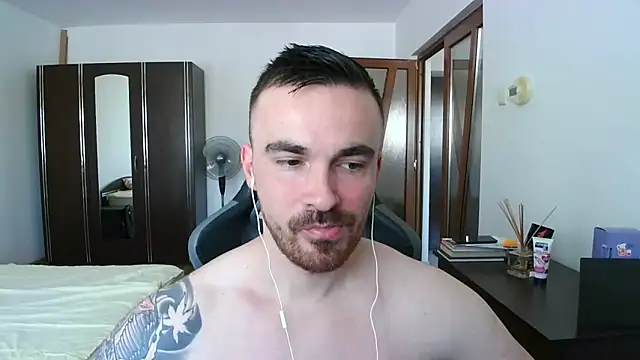 Snapshot of mu5clemania2 chatting on 06-10-26, 09:43 mu5clemania2 online show from 06-10-26, 09:43