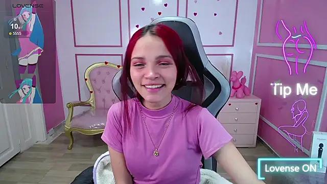 Snapshot of ailen_t chatting on 03-18-25, 10:15 ailen t online show from 03-18-25, 10:15