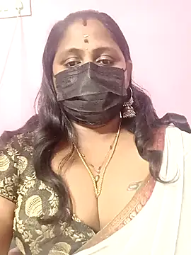 Snapshot of rithikka chatting on 01-08-26, 04:24 rithikka online show from 01-08-26, 04:24