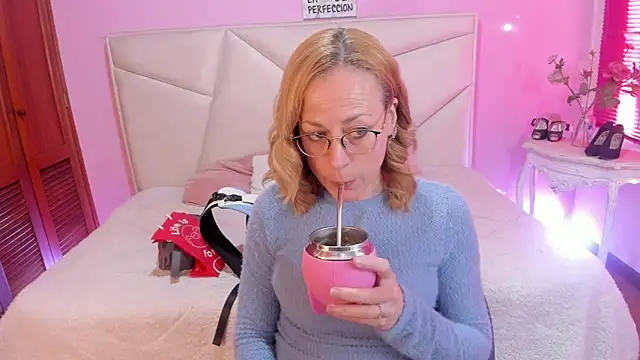 Snapshot of SammySanders chatting on 12-14-25, 12:22 SammySanders online show from 12-14-25, 12:22