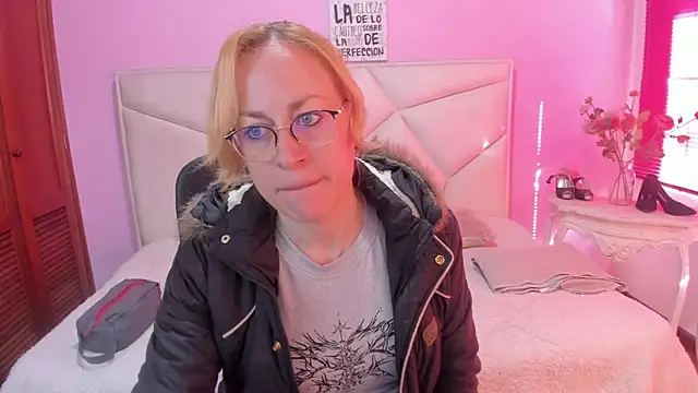 Snapshot of SammySanders chatting on 02-27-26, 01:11 SammySanders online show from 02-27-26, 01:11