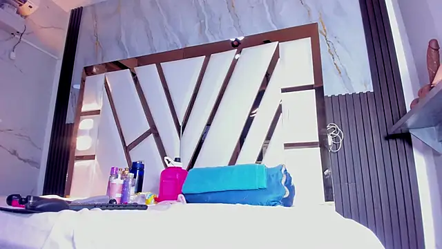 lola hornei online show from 12-05-25, 02:26