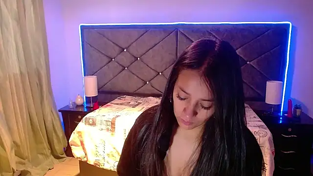Snapshot of Julietacollins06 chatting on 09-28-25, 12:45 Julietacollins06 online show from 09-28-25, 12:45