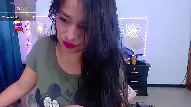 Snapshot of Julietacollins06 chatting on 03-18-25, 01:23 Julietacollins06 online show from 03-18-25, 01:23