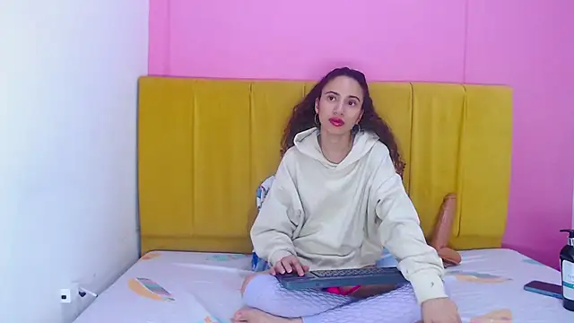 angelinabrookcm101 online show from 12-03-24, 09:28