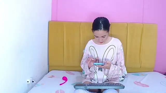 angelinabrookcm101 online show from 12-07-24, 08:55