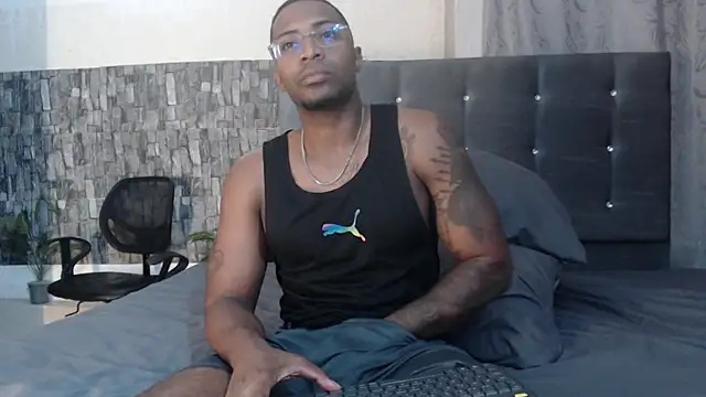 Snapshot of Joseephjackson chatting on 06-11-26, 04:26 Joseephjackson online show from 06-11-26, 04:26