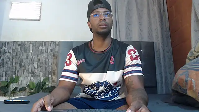 Snapshot of Joseephjackson chatting on 07-11-26, 03:01 Joseephjackson online show from 07-11-26, 03:01