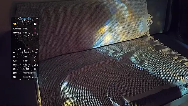 Snapshot of FEIYU001 chatting on 02-22-25, 02:19 FEIYU001 online show from 02-22-25, 02:19