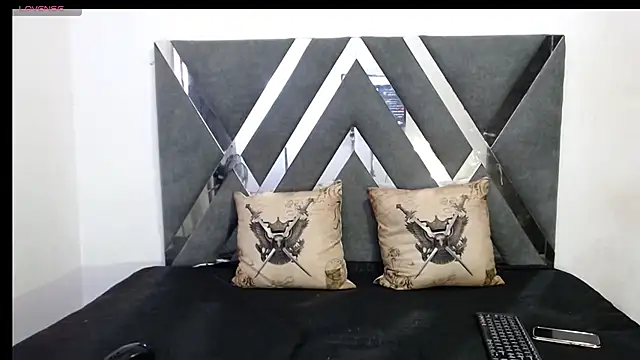 Snapshot of Lunawillis chatting on 01-25-25, 06:57 Lunawillis online show from 01-25-25, 06:57