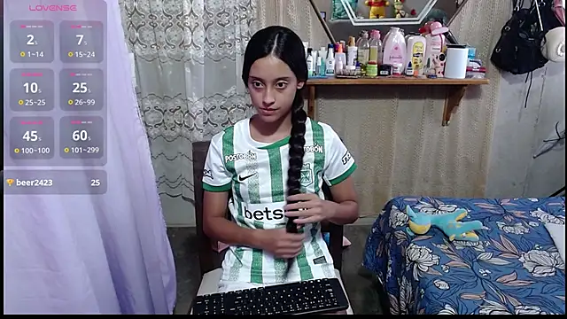 Snapshot of Lunawillis chatting on 11-20-25, 07:47 Lunawillis online show from 11-20-25, 07:47