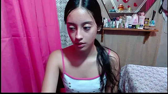 Snapshot of Lunawillis chatting on 02-14-26, 05:35 Lunawillis online show from 02-14-26, 05:35