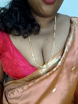 Snapshot of Sexy_Ammu_Telugu chatting on 03-08-25, 04:39 Sexy Ammu Telugu online show from 03-08-25, 04:39