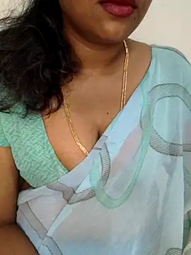 Snapshot of Sexy_Ammu_Telugu chatting on 03-20-25, 03:23 Sexy Ammu Telugu online show from 03-20-25, 03:23