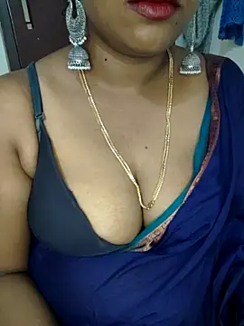 Snapshot of Sexy_Ammu_Telugu chatting on 03-21-25, 04:17 Sexy Ammu Telugu online show from 03-21-25, 04:17