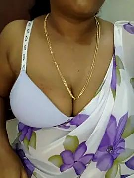 Snapshot of Sexy_Ammu_Telugu chatting on 10-09-25, 04:40 Sexy Ammu Telugu online show from 10-09-25, 04:40