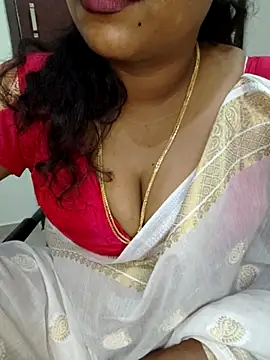 Snapshot of Sexy_Ammu_Telugu chatting on 10-10-25, 04:46 Sexy Ammu Telugu online show from 10-10-25, 04:46