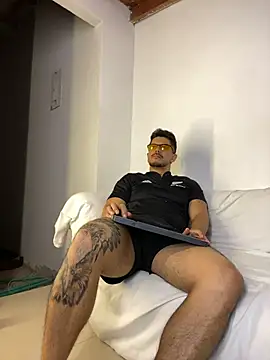 AndresSmith   online show from 07-28-26, 12:29