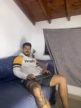 AndresSmith   online show from 03-31-26, 08:27