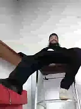 AndresSmith   online show from 01-01-25, 03:45