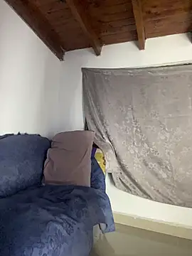 AndresSmith   online show from 04-07-26, 08:49