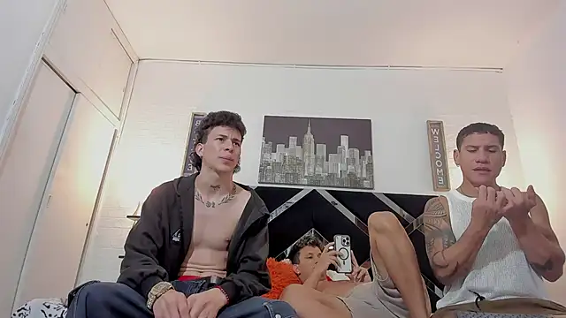 Snapshot of nakedfoam1 chatting on 10-16-25, 05:49 nakedfoam1 online show from 10-16-25, 05:49
