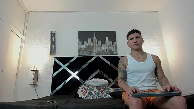 nakedfoam1 online show from 11-18-25, 05:00