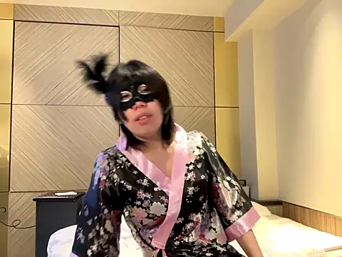 r xyz01 online show from 11-13-25, 01:15