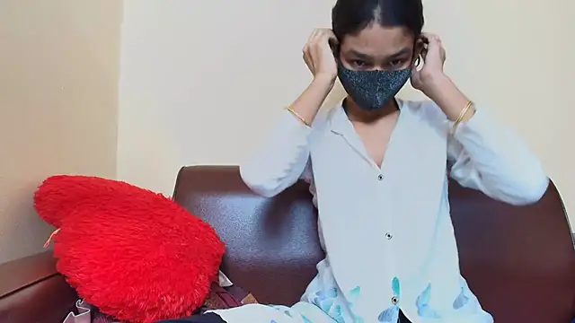 Srabontii online show from 11-22-25, 05:34