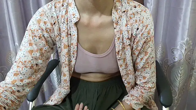 Srabontii online show from 10-29-25, 03:11