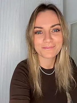 Milla  one online show from 11-11-25, 09:48