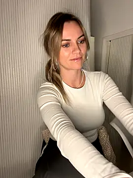 Milla  one online show from 11-13-25, 04:44