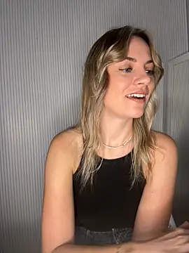 Milla  one online show from 10-20-25, 07:20