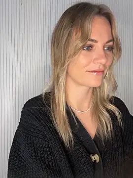 Milla  one online show from 09-29-25, 07:04