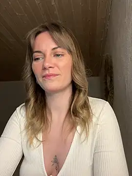 Milla  one online show from 02-20-25, 06:35