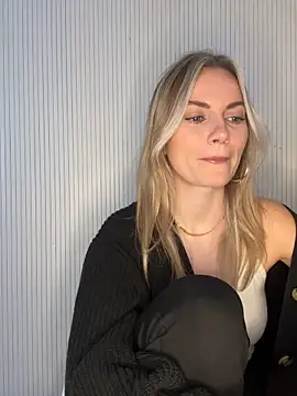 Milla  one online show from 02-10-26, 01:32