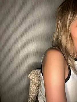 Milla  one online show from 09-19-25, 07:18