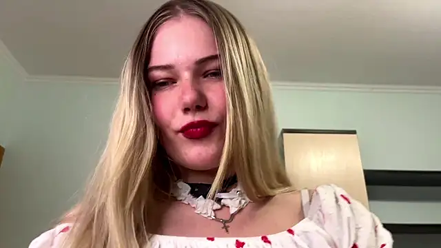 SteffaLains online show from 06-30-26, 04:07