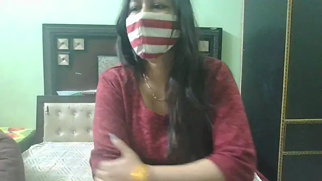 Snapshot of couplesuni chatting on 02-21-25, 05:56 couplesuni online show from 02-21-25, 05:56