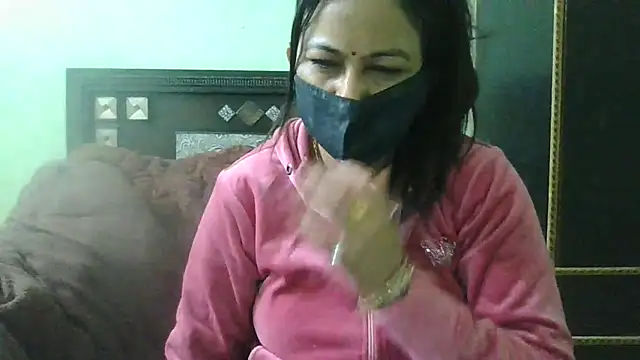 Snapshot of couplesuni chatting on 02-04-25, 04:05 couplesuni online show from 02-04-25, 04:05
