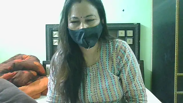 Snapshot of couplesuni chatting on 03-09-25, 05:33 couplesuni online show from 03-09-25, 05:33