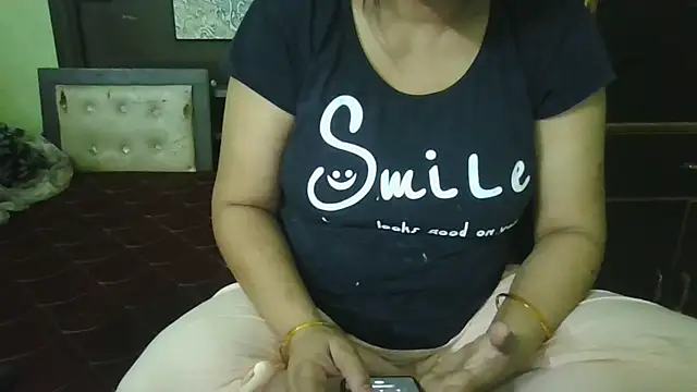 Snapshot of couplesuni chatting on 07-03-26, 01:45 couplesuni online show from 07-03-26, 01:45