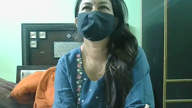 Snapshot of couplesuni chatting on 03-03-25, 11:33 couplesuni online show from 03-03-25, 11:33