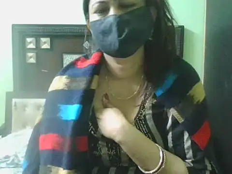 Snapshot of couplesuni chatting on 02-05-25, 05:09 couplesuni online show from 02-05-25, 05:09
