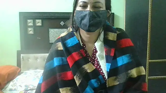 Snapshot of couplesuni chatting on 02-07-25, 10:50 couplesuni online show from 02-07-25, 10:50