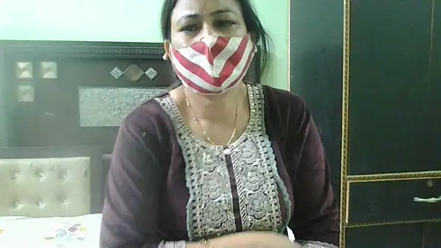 Snapshot of couplesuni chatting on 02-12-25, 10:46 couplesuni online show from 02-12-25, 10:46